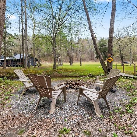 הוילה אלייז'ה Cozy Cabin Beside Briar Creek, Fire Pit, Wifi מראה חיצוני תמונה