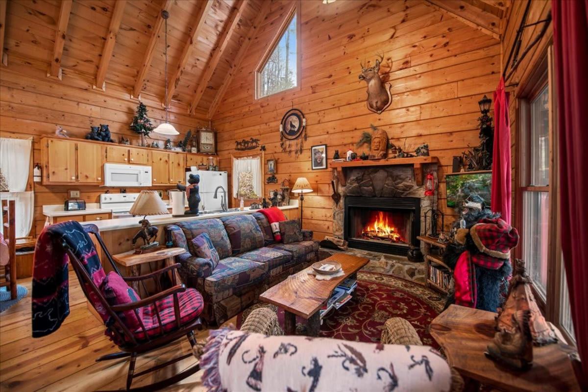 הוילה אלייז'ה Cozy Cabin Beside Briar Creek, Fire Pit, Wifi מראה חיצוני תמונה